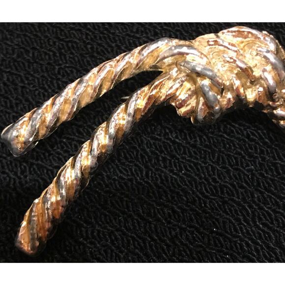 Vintage Goldtone and Silvertone Double Knot Rope Brooch Pin 2 1/4" - Picture 3 of 4